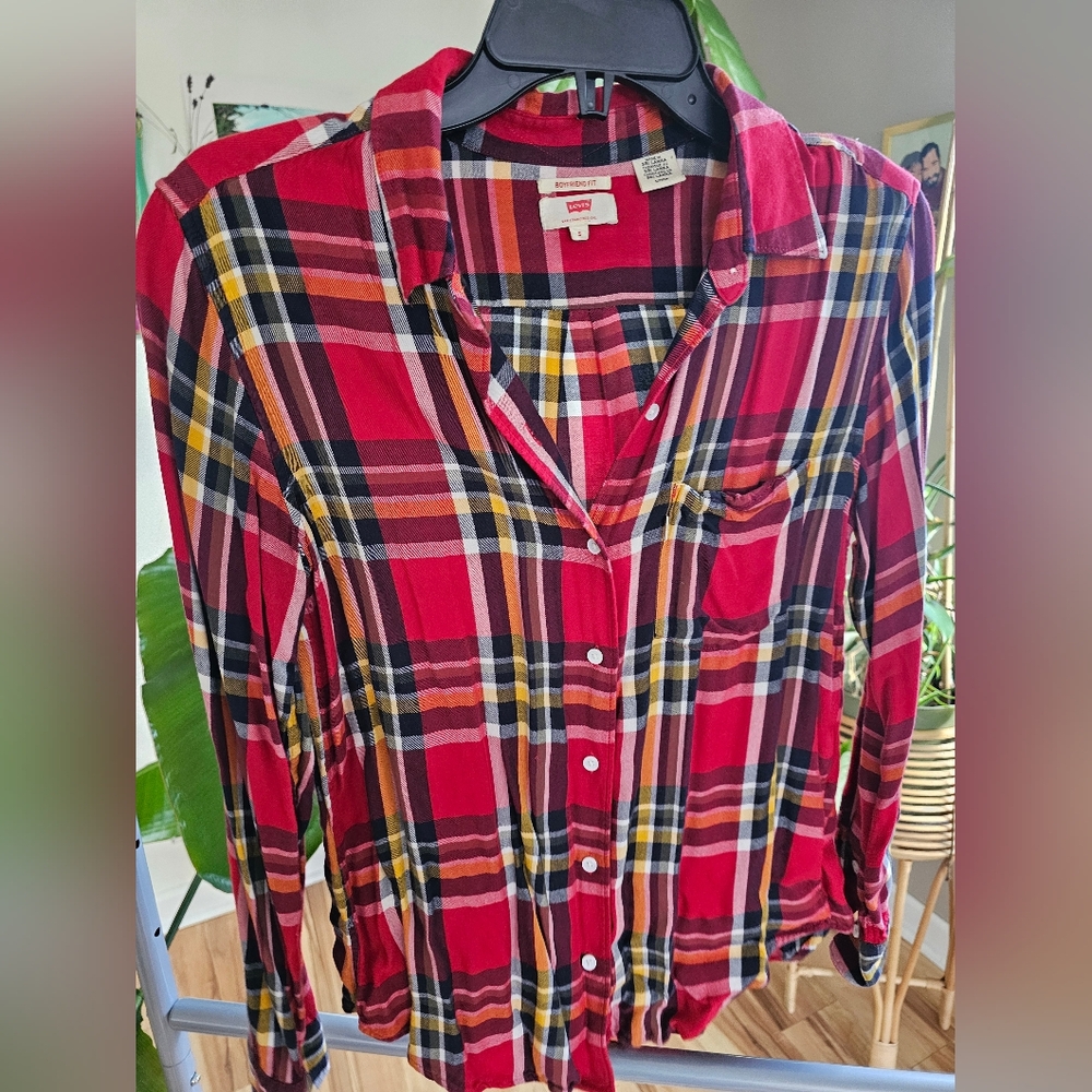 Levi's Soft Plaid Button Up
